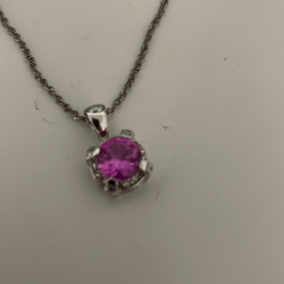This cute pendant features a medium (8.5mm)crystal perfect match everyday - Picture 3 of 6